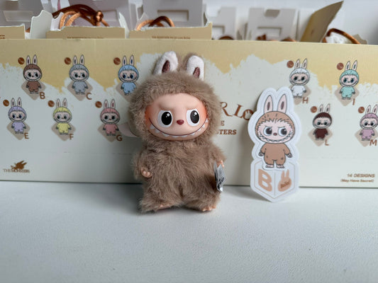 Labubu The Monsters ¨Pin For Love A-M¨ Letter B