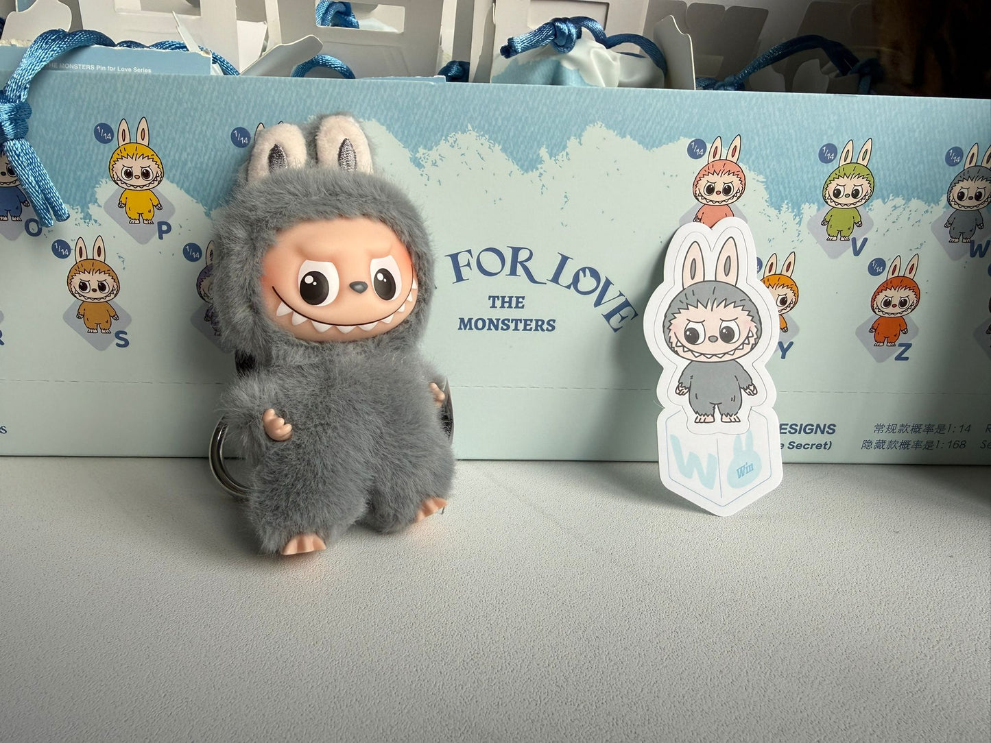 Labubu The Monsters ¨Pin For Love N-Z¨ Letter W